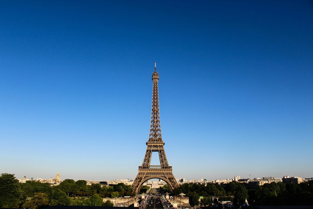 Besøg Eiffeltårnet på en storbyferie i Paris